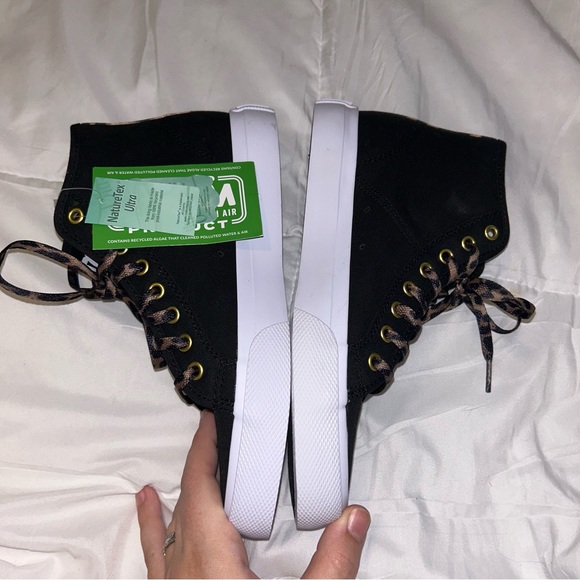 DC Women's Manual Hi Skate Shoe With Leopard Accents NWT - Picture 3 of 11